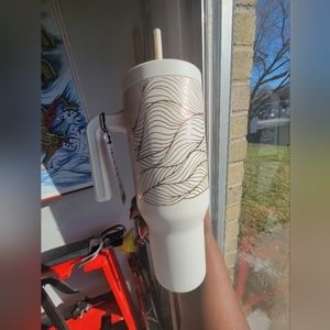 Hydrapeak Cream and Copper Voyager